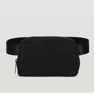 Black Lululemon Everywhere Belt Bag